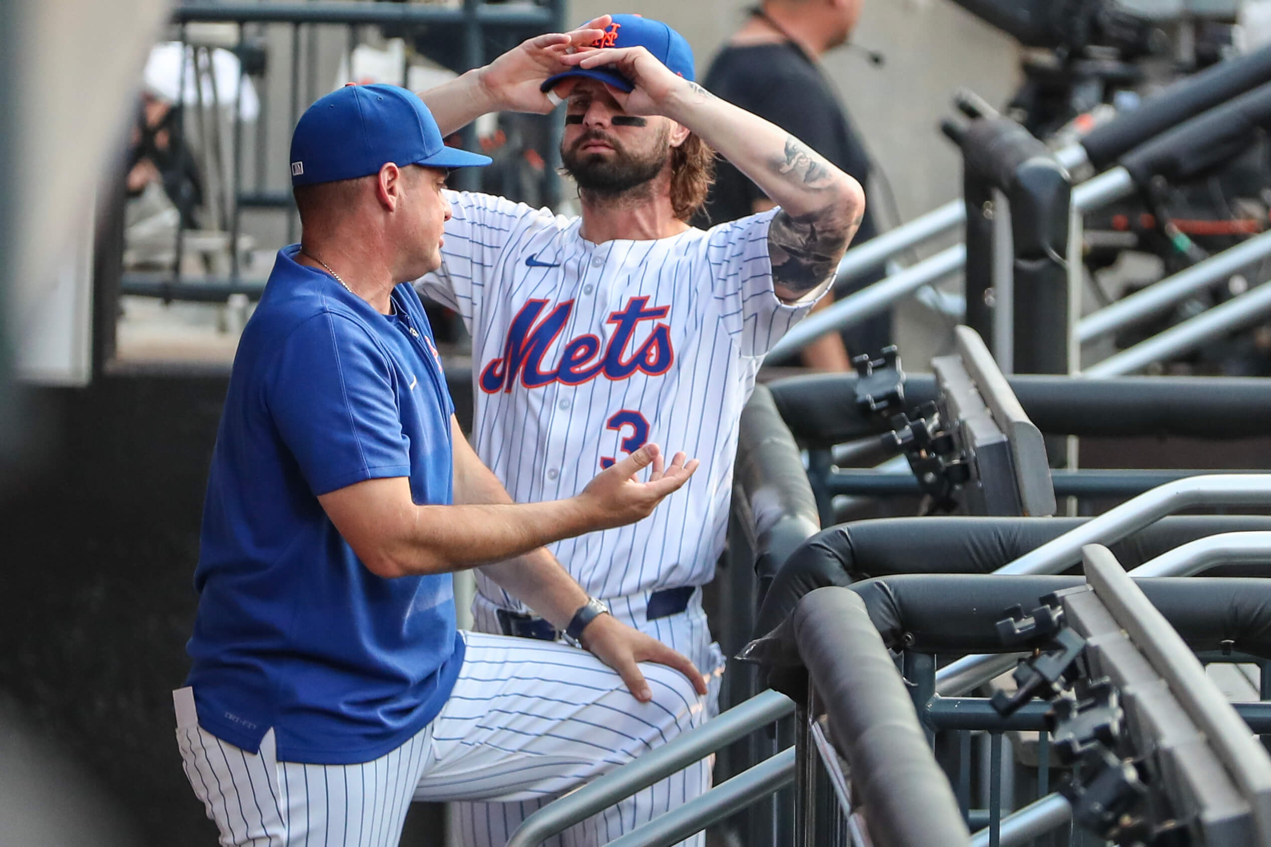 Carlos Mendoza doesn't seem like a rookie manager as wild-card chase heats  up - The Athletic